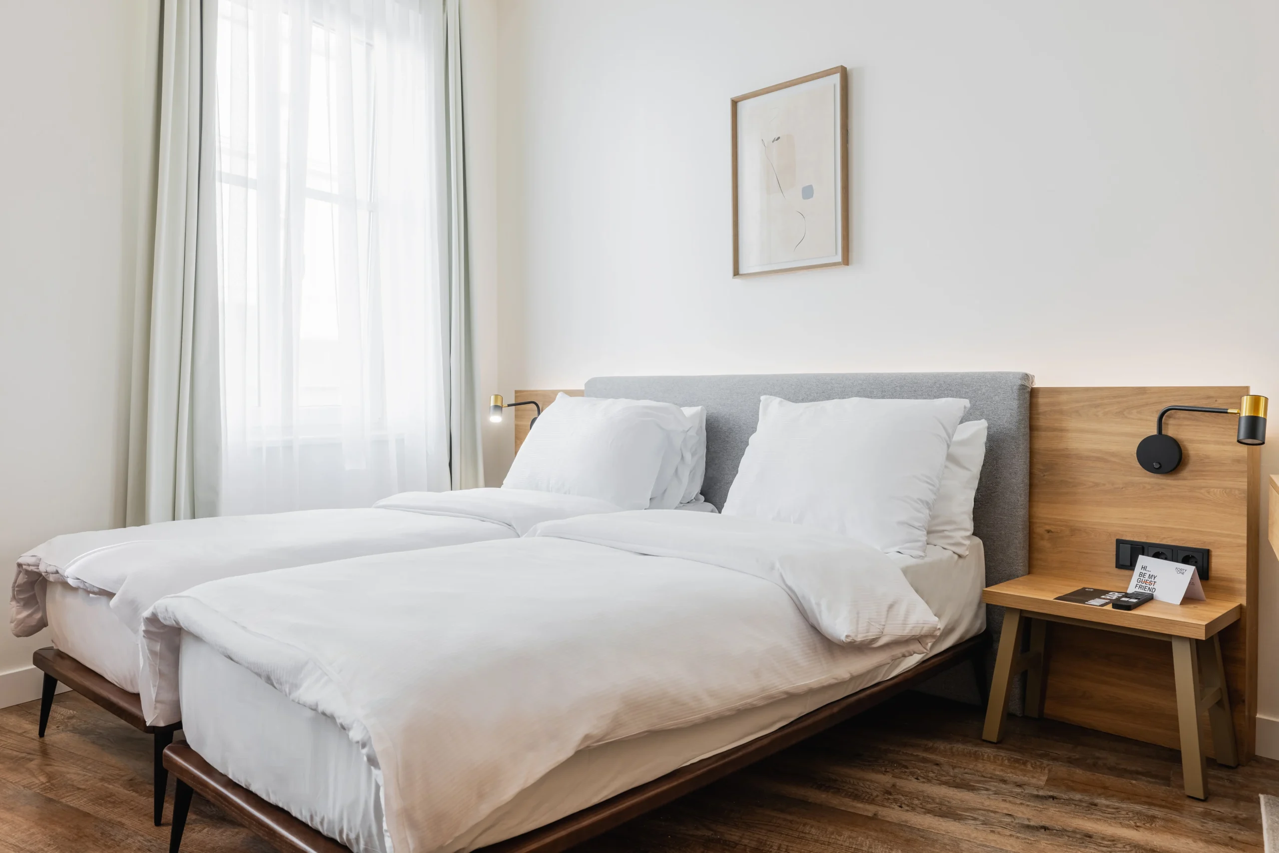 Fortyplusone hotel in Vienna twin bedroom