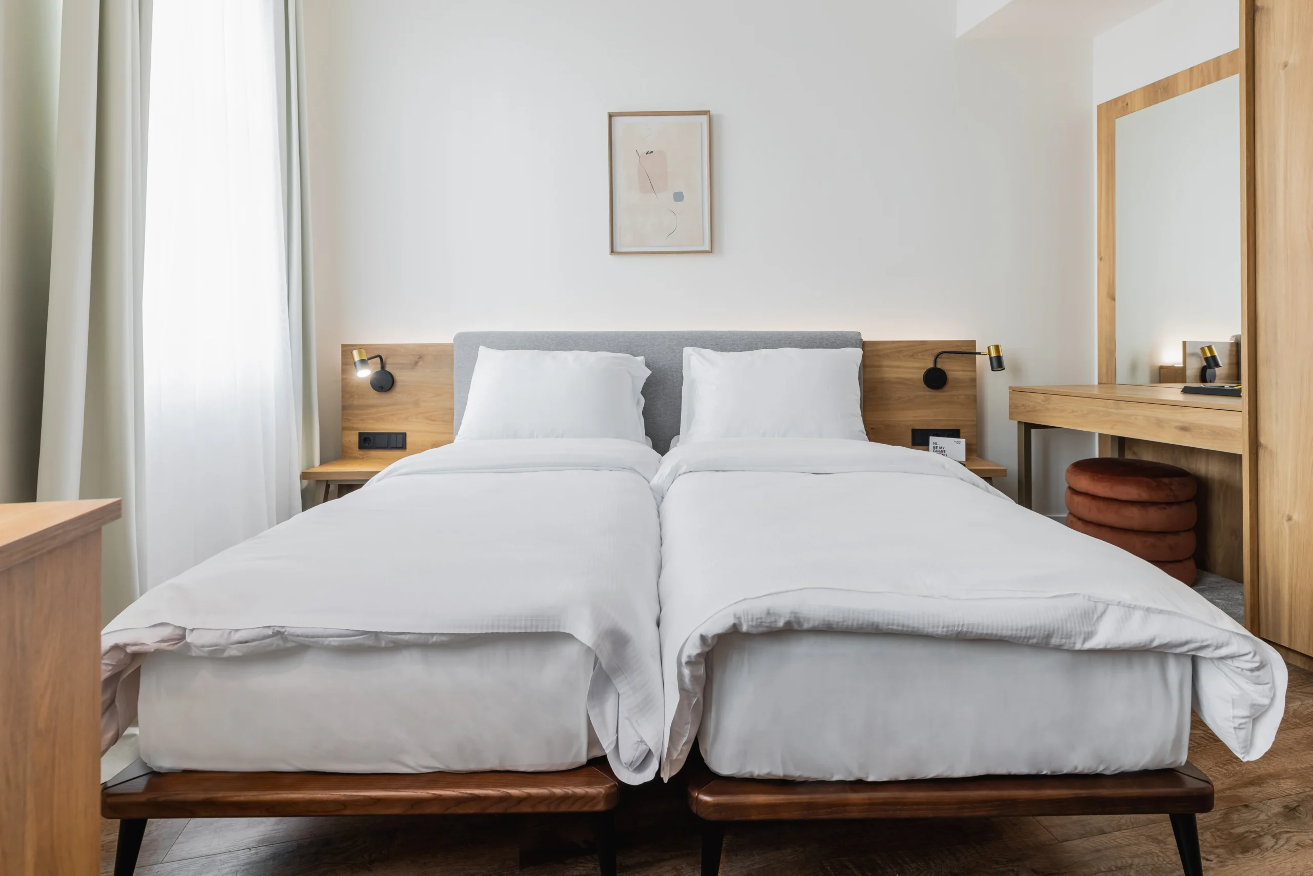 Fortyplusone hotel in Vienna with two beds